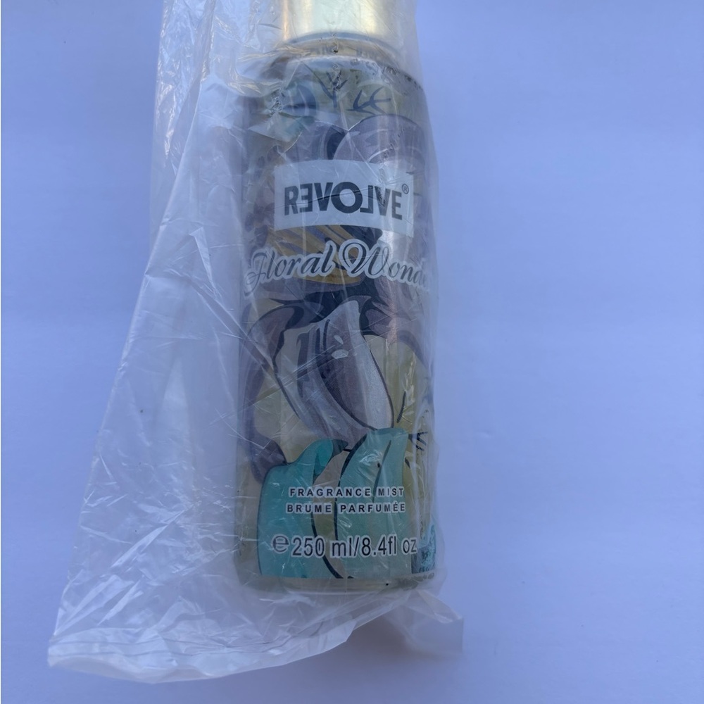 REVOLVE Floral Wonder Fragrance Mist - Gold and Cream